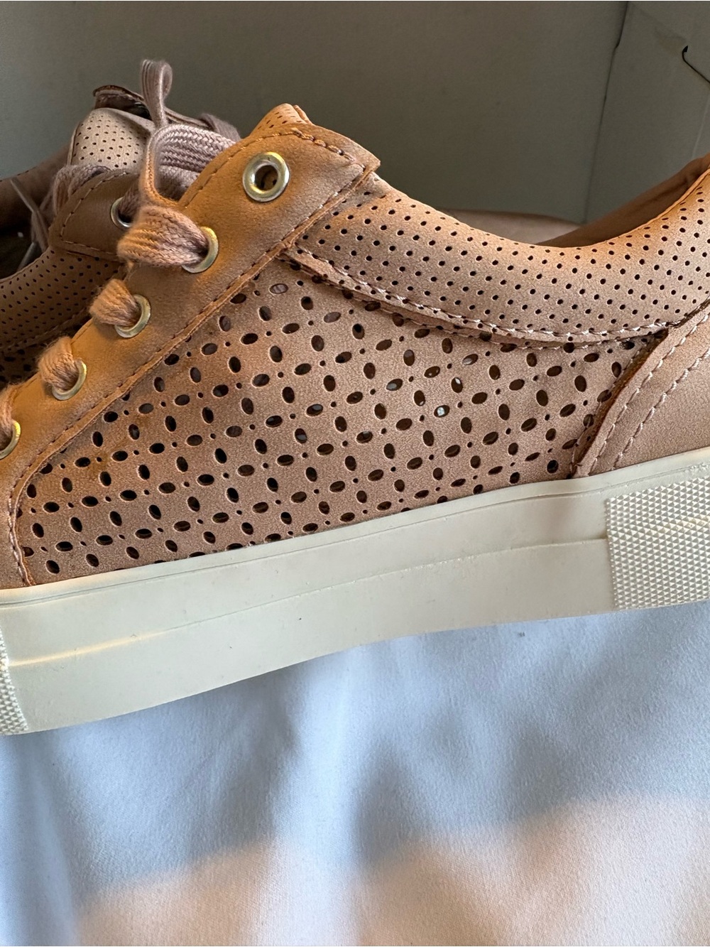 Soda Women’s Size 9 Nora-G platform Mauve Sneakers New In Box - Picture 5 of 9